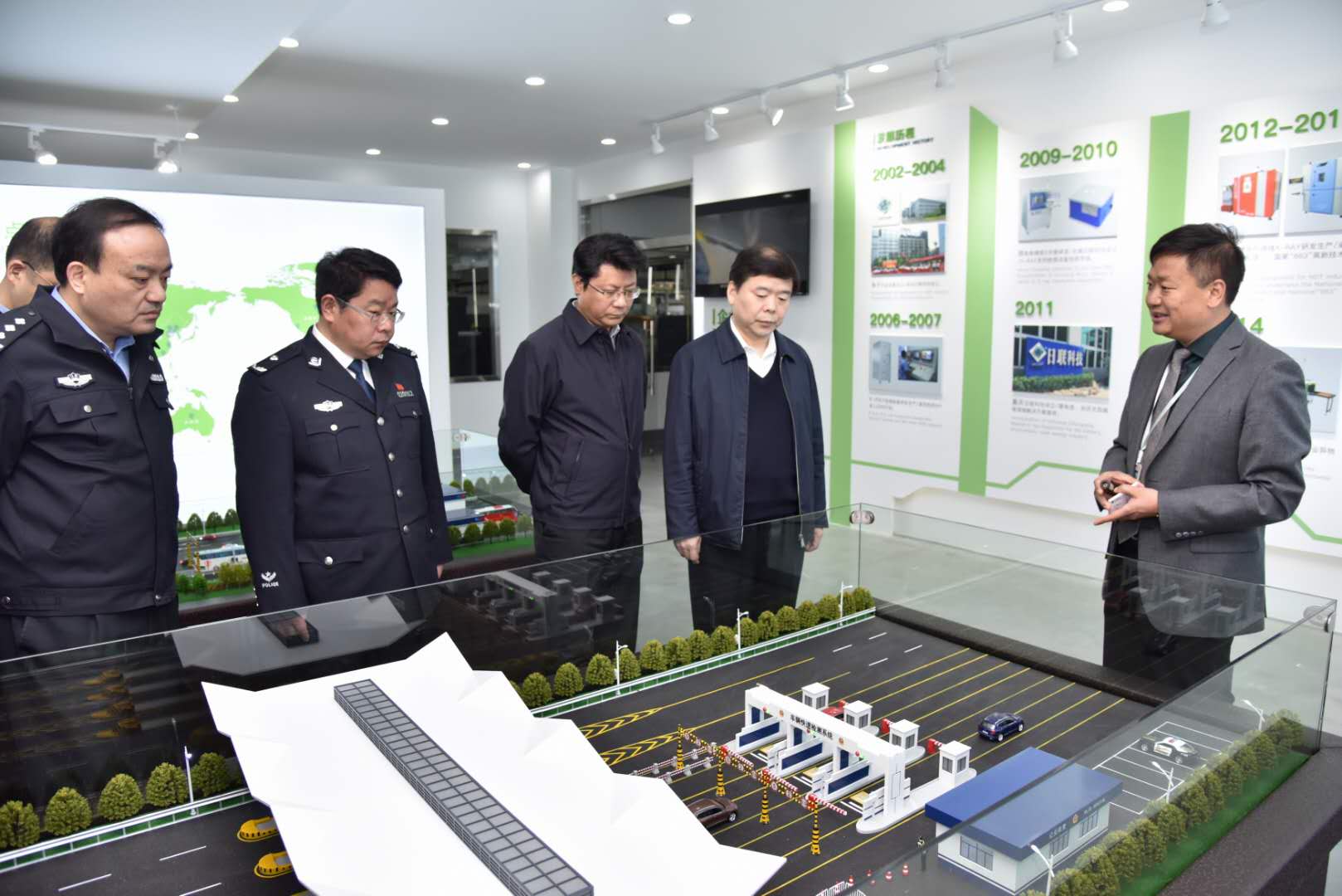 熱烈歡迎無錫市領導謝曉軍攜隊蒞臨日聯(lián)科技指導工作！